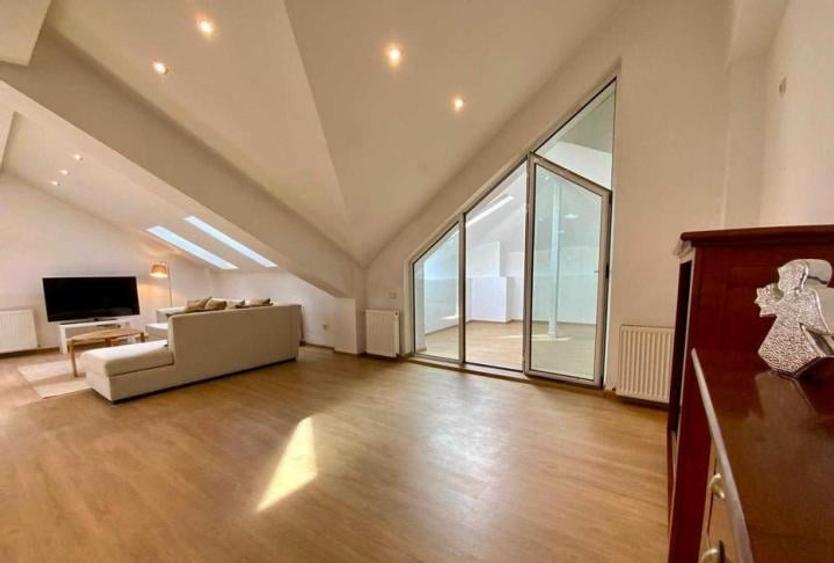 Apartament cu 3 camere decomandat, mobilat în Colentina