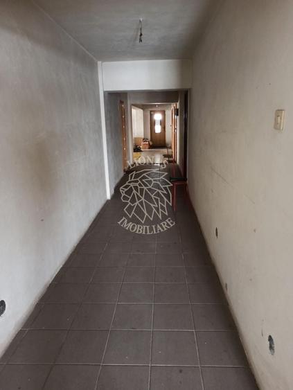 Birou, de 300 mp, în Sud