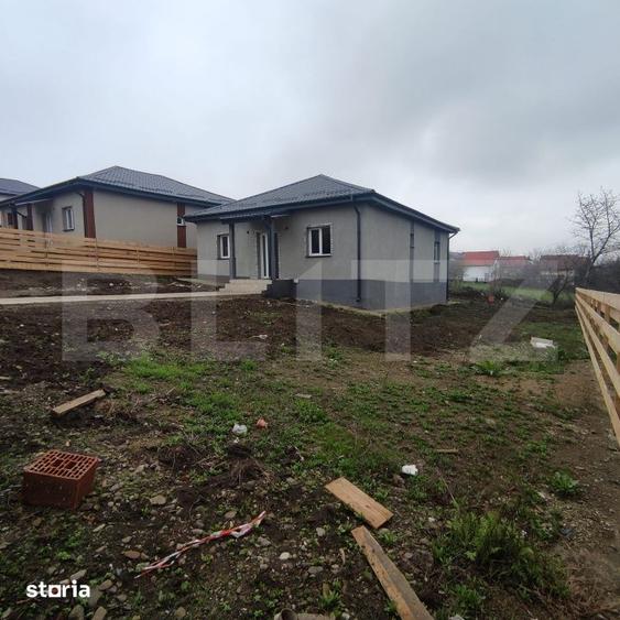 Casă cu 4 camere cu Teren 570 Mp în Tomești