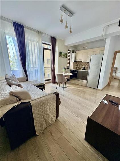 Apartament cu 2 camere decomandat, mobilat în Central