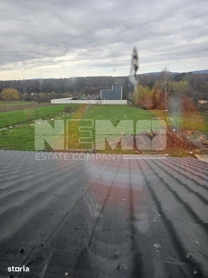 Casă cu 5 camere cu Teren 6000 Mp în Burla