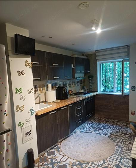 Apartament cu 3 camere decomandat în Rahova