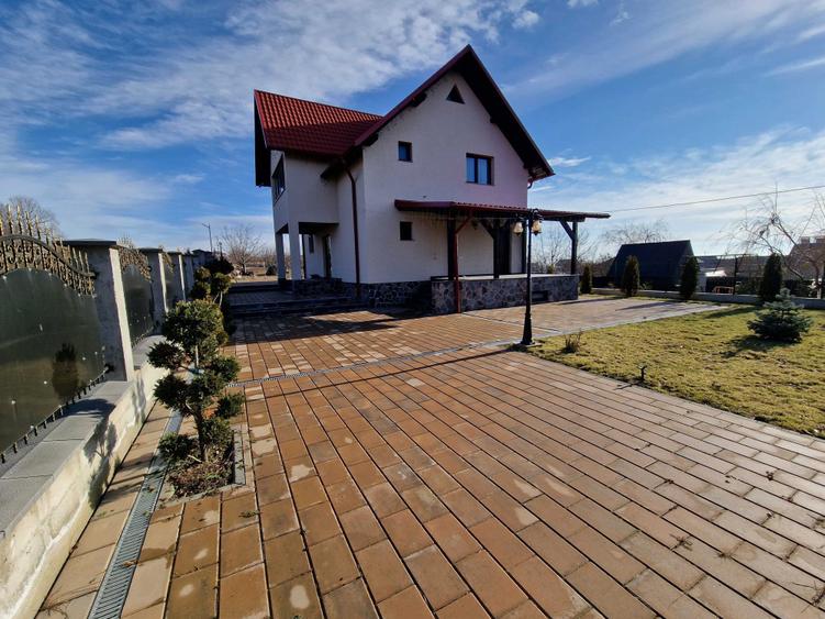 Casă cu 3 camere în Central