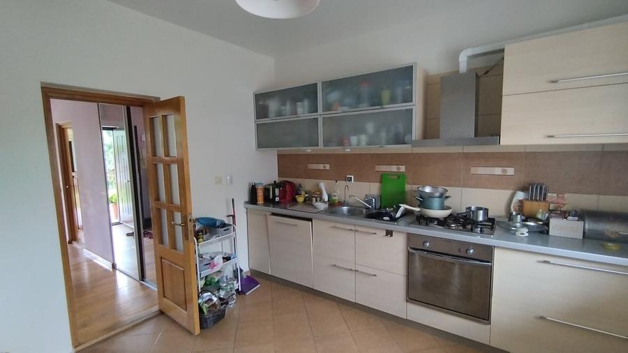Casă cu 10 camere cu Teren 1881 Mp în Măgurele