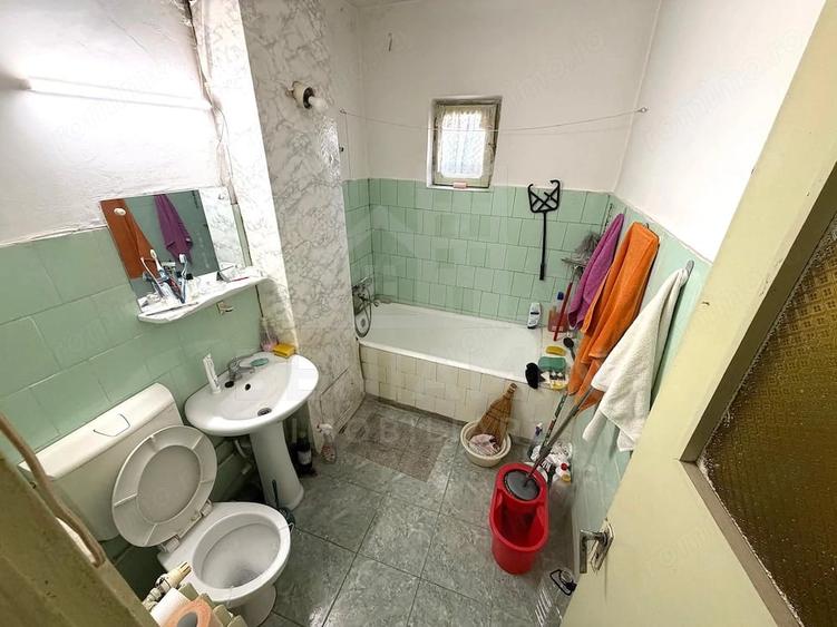 Apartament cu 2 camere decomandat în Sărari