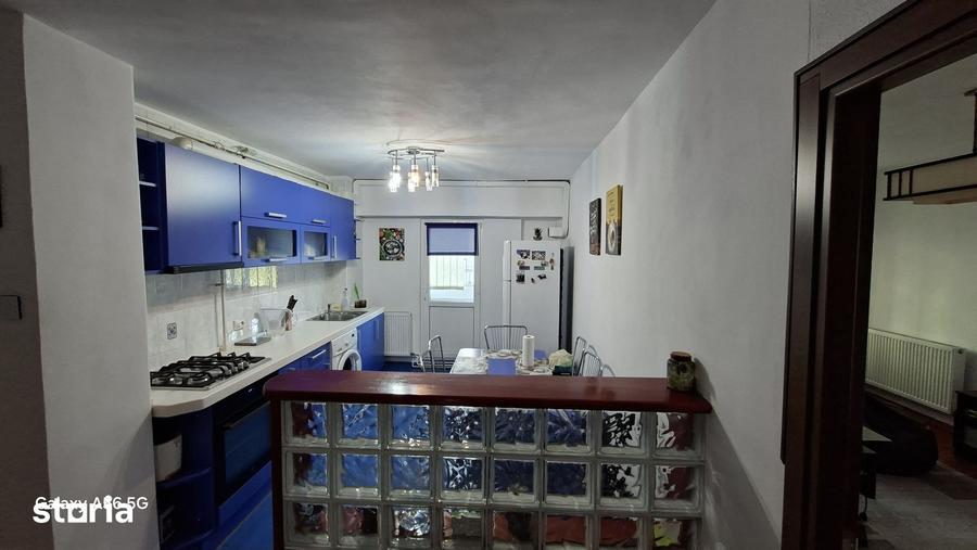 Apartament cu 3 camere decomandat în Scriitorilor