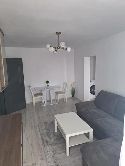 Apartament cu 2 camere semidecomandat în Exterior Vest