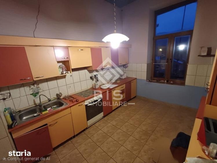 Casă cu 6 camere cu Teren 600 Mp în Central