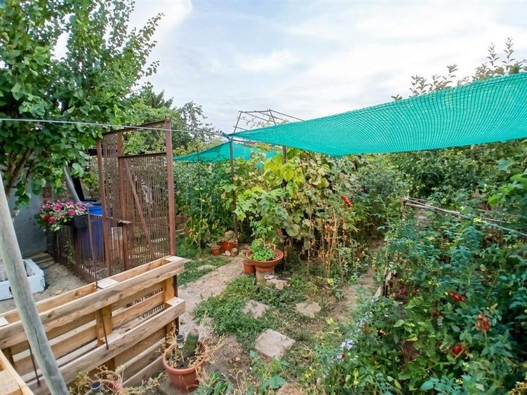 Casă individuală cu 4 camere cu Teren 363 Mp în Oncea