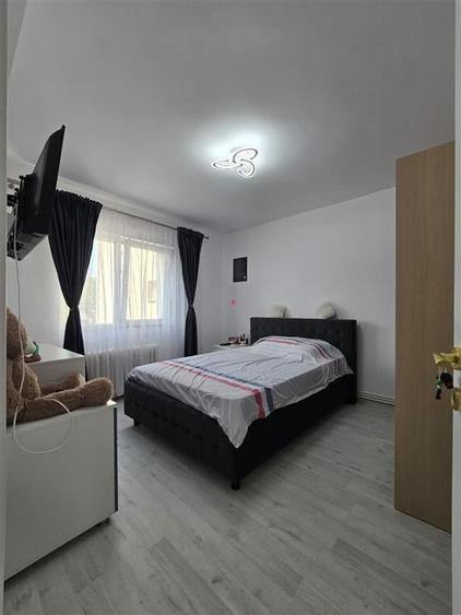 Apartament cu 2 camere decomandat în Mircea cel Bătrân