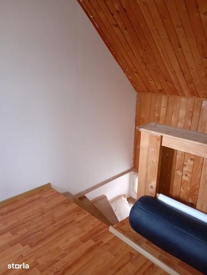 Casă cu 5 camere cu Teren 1000 Mp în Berislăvești