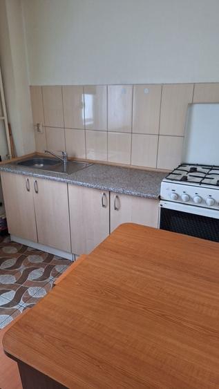 Apartament cu 2 camere decomandat în Craiovița Nouă