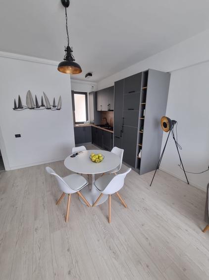 Apartament cu 2 camere decomandat, mobilat în Universitate
