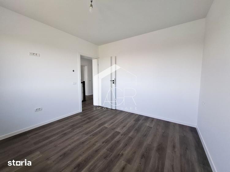 Casă cu 5 camere cu Teren 325 Mp în Păulești