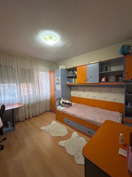 Apartament cu 3 camere decomandat în Iosia
