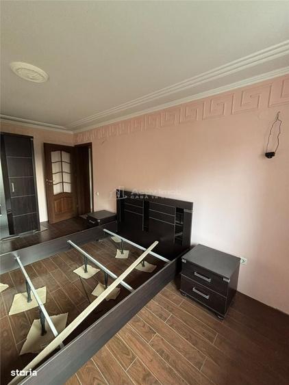 Casă cu 4 camere în Vânători