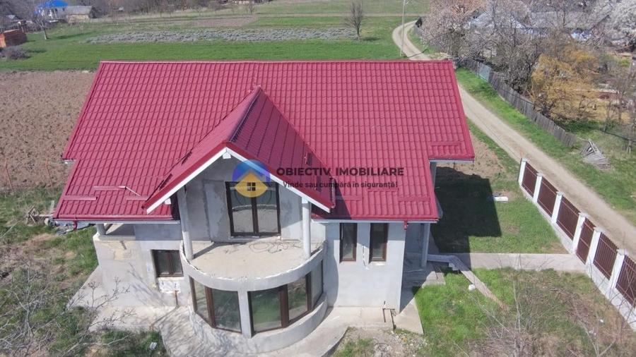 Casă cu 4 camere cu Teren 953 Mp în Gura Văii