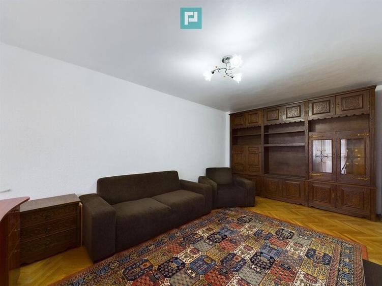 Apartament cu 2 camere decomandat în P-ța Muncii
