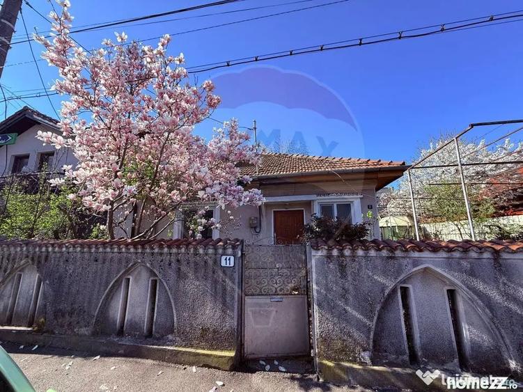 Casă cu 4 camere cu Teren 318 Mp în Gorjului