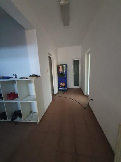 Casă cu 5 camere cu Teren 300 Mp în Brâncoveanu