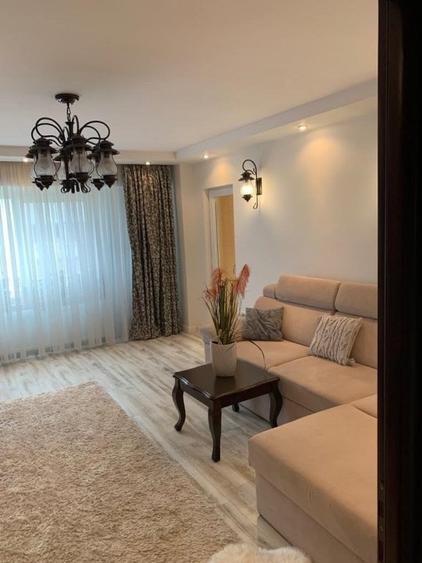 Apartament cu 3 camere decomandat în Nerva Traian