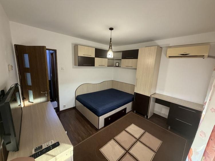 Apartament cu 3 camere decomandat în George Enescu