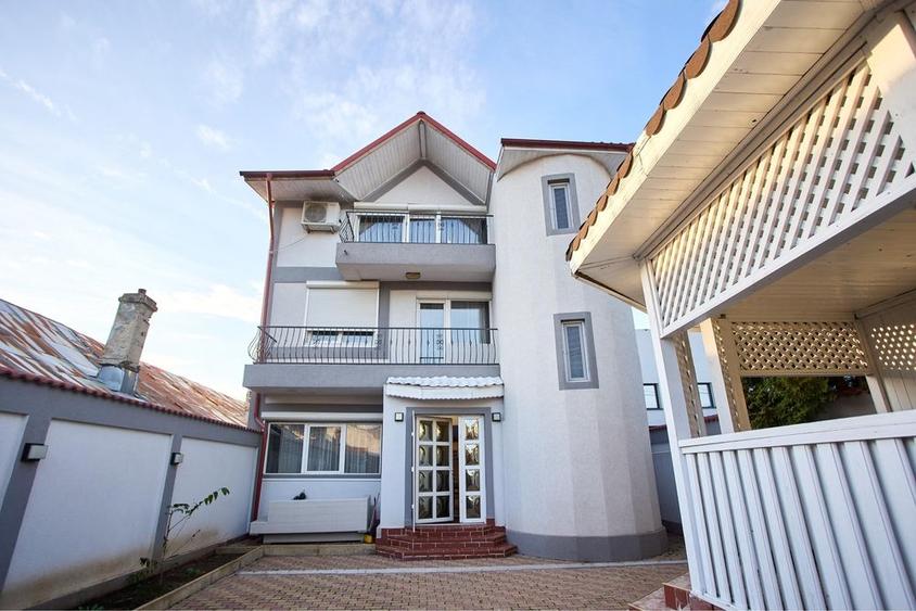 Casă cu 4 camere cu Teren 250 Mp în Cățelu