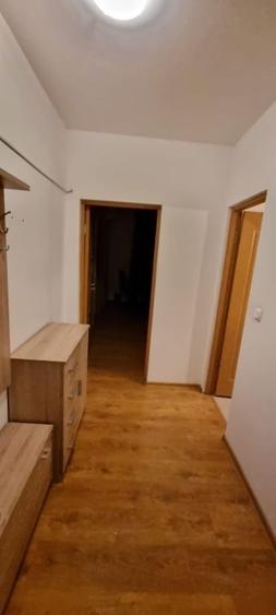 Apartament cu 2 camere semidecomandat în Girocului