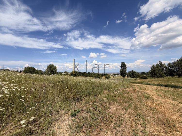 Teren Construcții intravilan de 2900 mp, în Aiton