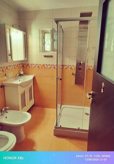 Apartament cu 3 camere decomandat în Arcu