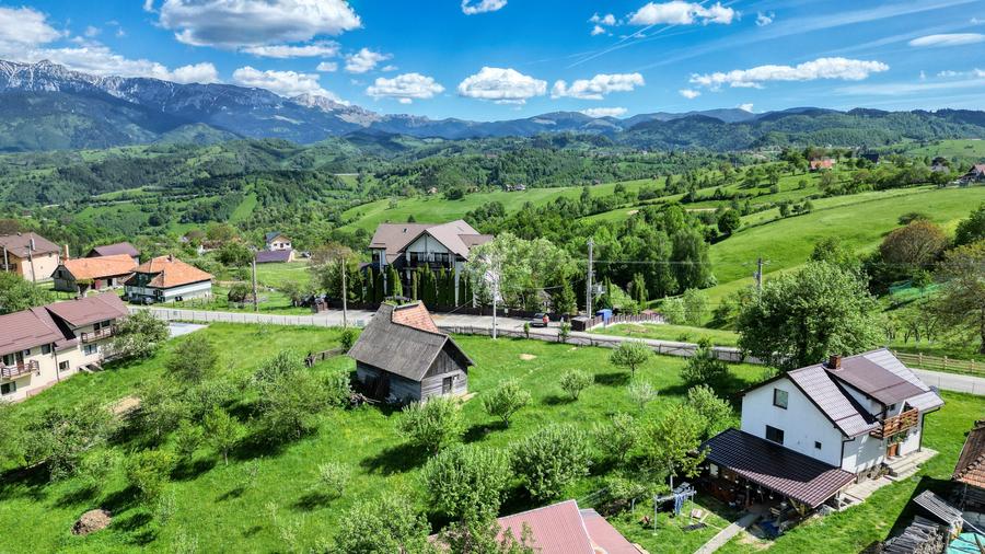 Teren Construcții intravilan de 2000 mp, în Peștera