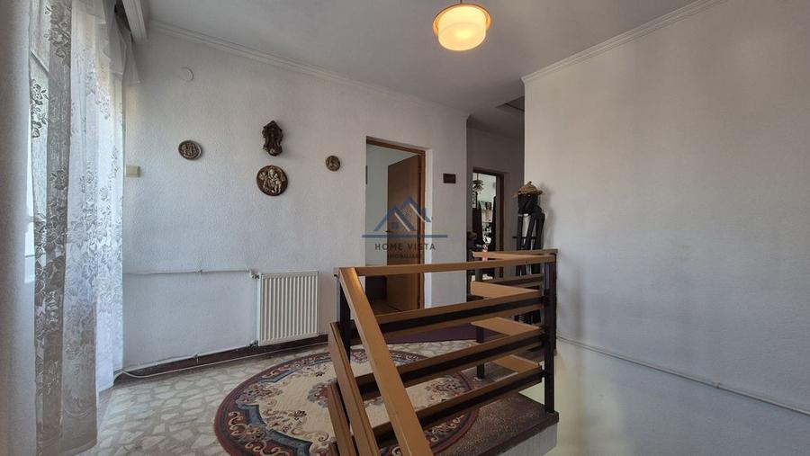 Casă cu 4 camere cu Teren 381 Mp în Central