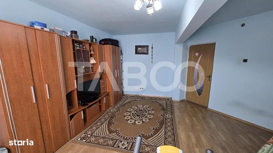 Apartament cu 2 camere decomandat în Ștrand