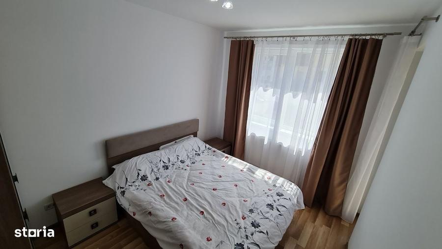 Apartament cu 3 camere decomandat în Metalurgiei