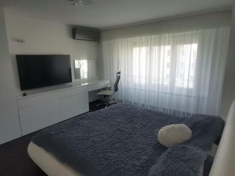 Garsonieră decomandată în Decebal
