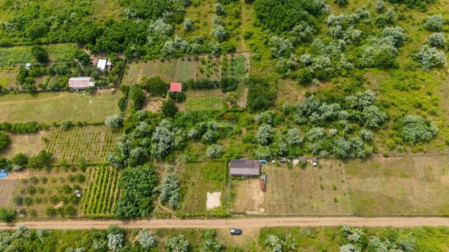 Teren agricol intravilan de 1106 mp, în Nord-Est