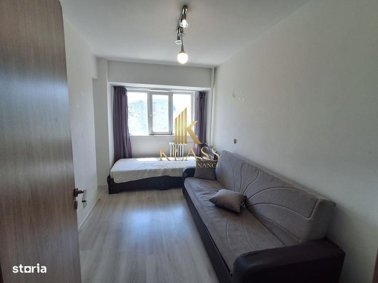 Apartament cu 3 camere semidecomandat în Ciupercenii Noi