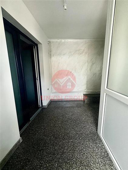 Spațiu comercial, de 40 mp, în Trocadero