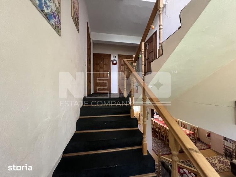 Casă cu 8 camere cu Teren 1950 Mp în Sucevița