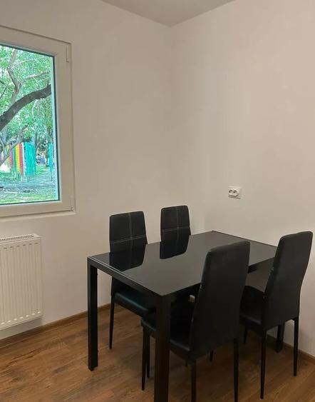 Apartament cu 3 camere decomandat, mobilat în Alexandru Obregia