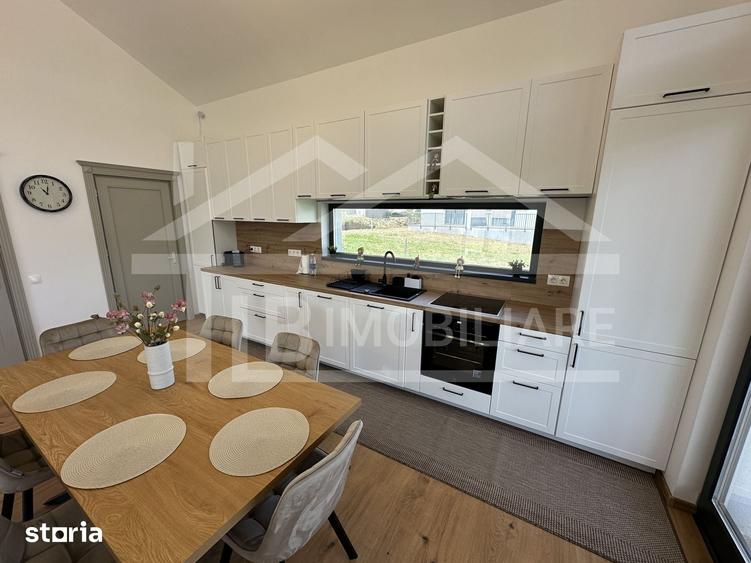 Casă cu 4 camere cu Teren 700 Mp în Livezeni