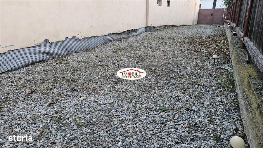 Casa cu garaj si gradina de inchiriat in Gusterita - 8