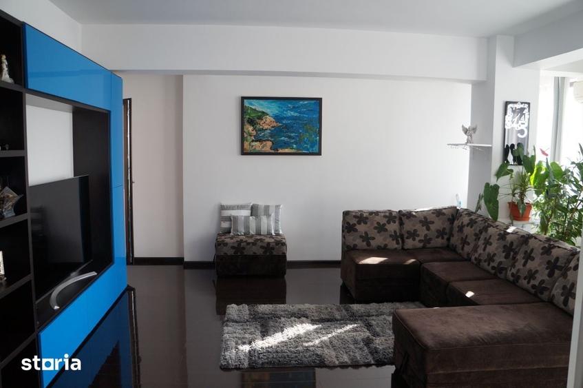 Apartament cu 3 camere decomandat în Băneasa