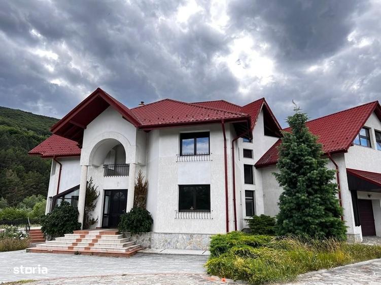 Casă cu 4 camere în Central