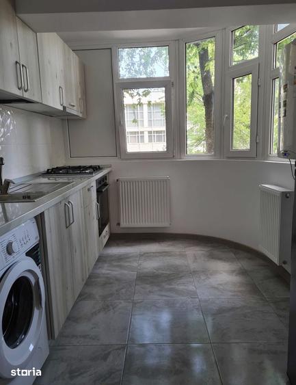 Apartament cu 2 camere decomandat în Calarași 4