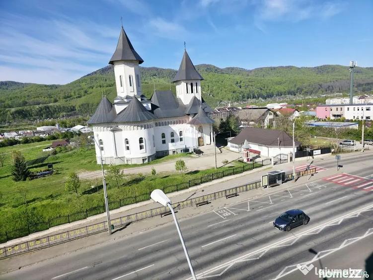 Apartament cu 2 camere decomandat în 1 Mai