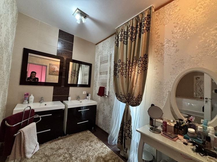 Casă cu 4 camere în Berceni