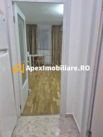Garsonieră decomandată, mobilată în Vitan