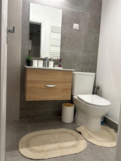 Apartament cu 2 camere semidecomandat, mobilat în Parcul Carol