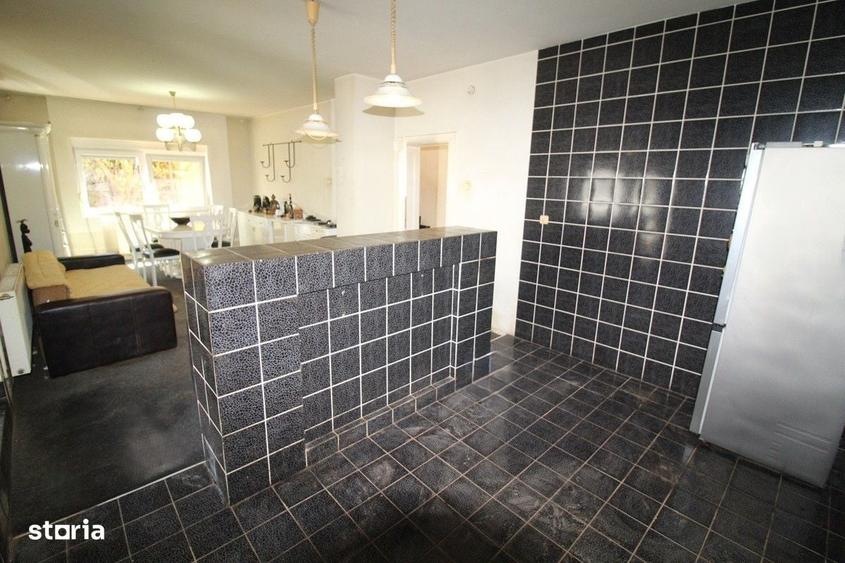 Casă cu 4 camere decomandat cu Teren 335 Mp în Central
